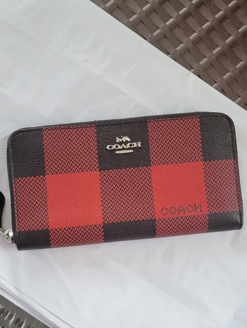 NWT Coach Red & Black Buffalo Check Zip Wallet - Picture 1 of 5